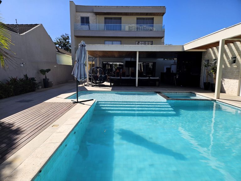 Excelente casa Triplex na Barra da Tijuca Excelente casa Triplex na Barra da Tijuca