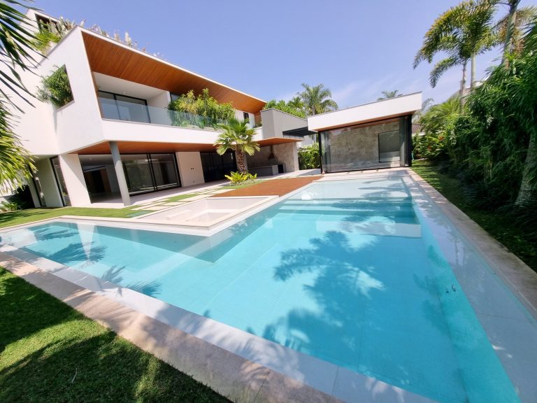 Casa Triplex Condomínio Mansões da Barra Casa Triplex Condomínio Mansões da Barra