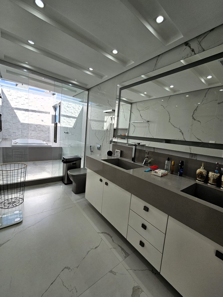 Excelente casa Triplex na Barra da Tijuca Excelente casa Triplex na Barra da Tijuca