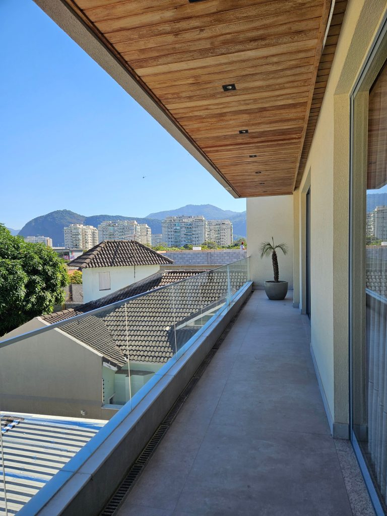 Excelente casa Triplex na Barra da Tijuca Excelente casa Triplex na Barra da Tijuca