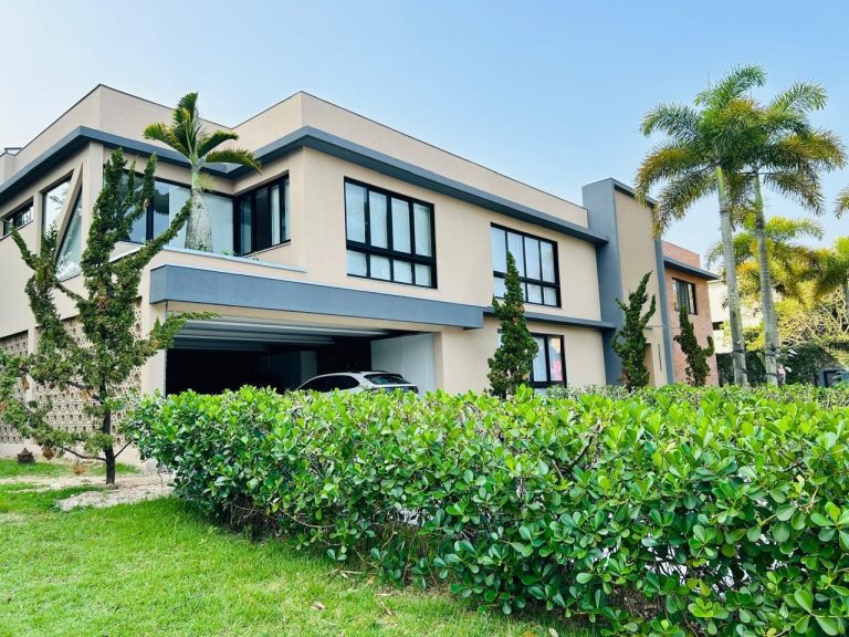 Casa Duplex no Villaggio Felicitá Barra da Tijuca Casa Duplex no Villaggio Felicitá Barra da Tijuca