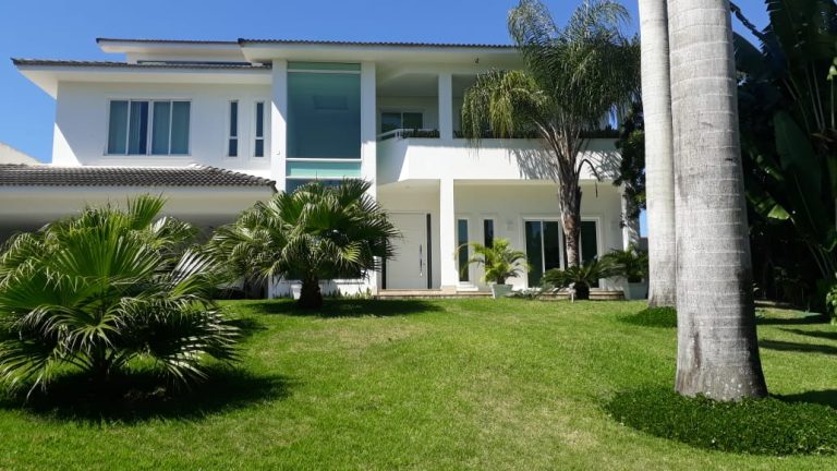 CONDOMINÍO MANSÕES DA BARRA IMÓVEL ÚNICO COM 5 ACESSOS INDEPENDENTES, 3 VAGAS DE GARAGEM COBERTAS, HOME OFFICE COM ENTRADA EXTERNA, SUÍTE MASTER COM 70M2, SUÍTE EM ANDAR INTERMEDIÁRIO PARA HOME THEATER/VISITA, CASA DE HÓSPEDES COMPLETA, ÁREA DE LAZER EXTENSA COM JARDIM CONDOMINÍO MANSÕES DA BARRA IMÓVEL ÚNICO COM 5 ACESSOS INDEPENDENTES, 3 VAGAS DE GARAGEM COBERTAS, HOME OFFICE COM ENTRADA EXTERNA, SUÍTE MASTER COM 70M2, SUÍTE EM ANDAR INTERMEDIÁRIO PARA HOME THEATER/VISITA, CASA DE HÓSPEDES COMPLETA, ÁREA DE LAZER EXTENSA COM JARDIM