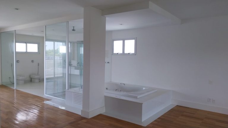 CONDOMINÍO MANSÕES DA BARRA IMÓVEL ÚNICO COM 5 ACESSOS INDEPENDENTES, 3 VAGAS DE GARAGEM COBERTAS, HOME OFFICE COM ENTRADA EXTERNA, SUÍTE MASTER COM 70M2, SUÍTE EM ANDAR INTERMEDIÁRIO PARA HOME THEATER/VISITA, CASA DE HÓSPEDES COMPLETA, ÁREA DE LAZER EXTENSA COM JARDIM CONDOMINÍO MANSÕES DA BARRA IMÓVEL ÚNICO COM 5 ACESSOS INDEPENDENTES, 3 VAGAS DE GARAGEM COBERTAS, HOME OFFICE COM ENTRADA EXTERNA, SUÍTE MASTER COM 70M2, SUÍTE EM ANDAR INTERMEDIÁRIO PARA HOME THEATER/VISITA, CASA DE HÓSPEDES COMPLETA, ÁREA DE LAZER EXTENSA COM JARDIM
