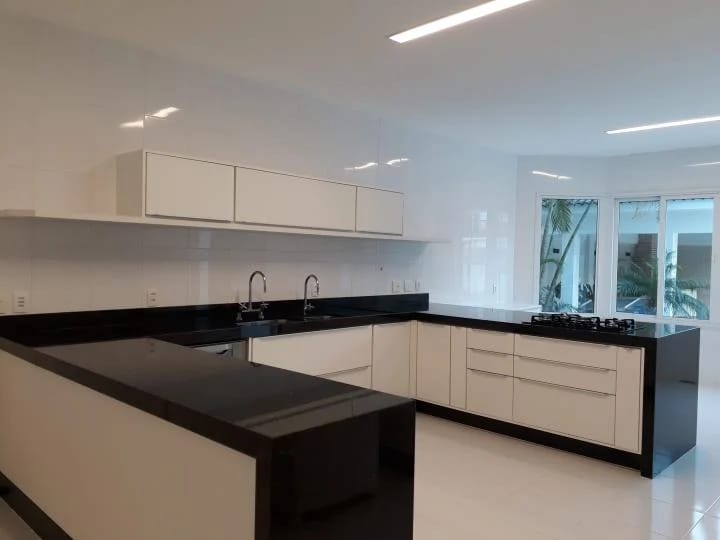 CONDOMINÍO MANSÕES DA BARRA IMÓVEL ÚNICO COM 5 ACESSOS INDEPENDENTES, 3 VAGAS DE GARAGEM COBERTAS, HOME OFFICE COM ENTRADA EXTERNA, SUÍTE MASTER COM 70M2, SUÍTE EM ANDAR INTERMEDIÁRIO PARA HOME THEATER/VISITA, CASA DE HÓSPEDES COMPLETA, ÁREA DE LAZER EXTENSA COM JARDIM CONDOMINÍO MANSÕES DA BARRA IMÓVEL ÚNICO COM 5 ACESSOS INDEPENDENTES, 3 VAGAS DE GARAGEM COBERTAS, HOME OFFICE COM ENTRADA EXTERNA, SUÍTE MASTER COM 70M2, SUÍTE EM ANDAR INTERMEDIÁRIO PARA HOME THEATER/VISITA, CASA DE HÓSPEDES COMPLETA, ÁREA DE LAZER EXTENSA COM JARDIM