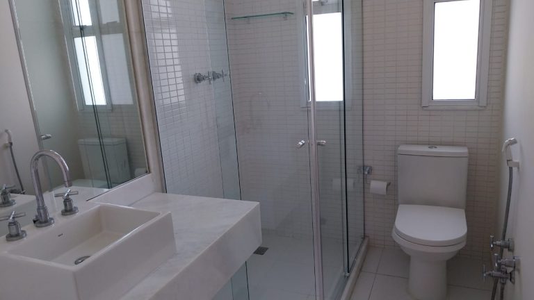 CONDOMINÍO MANSÕES DA BARRA IMÓVEL ÚNICO COM 5 ACESSOS INDEPENDENTES, 3 VAGAS DE GARAGEM COBERTAS, HOME OFFICE COM ENTRADA EXTERNA, SUÍTE MASTER COM 70M2, SUÍTE EM ANDAR INTERMEDIÁRIO PARA HOME THEATER/VISITA, CASA DE HÓSPEDES COMPLETA, ÁREA DE LAZER EXTENSA COM JARDIM CONDOMINÍO MANSÕES DA BARRA IMÓVEL ÚNICO COM 5 ACESSOS INDEPENDENTES, 3 VAGAS DE GARAGEM COBERTAS, HOME OFFICE COM ENTRADA EXTERNA, SUÍTE MASTER COM 70M2, SUÍTE EM ANDAR INTERMEDIÁRIO PARA HOME THEATER/VISITA, CASA DE HÓSPEDES COMPLETA, ÁREA DE LAZER EXTENSA COM JARDIM